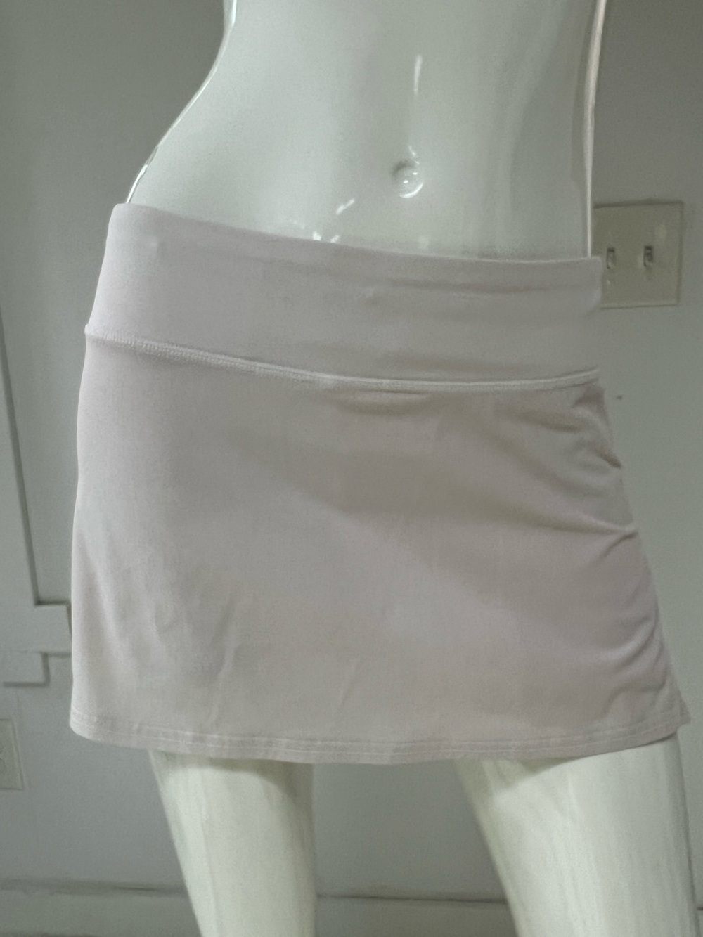 lululemon athletica Light Pink Pull-On Mini Skirt skort size 4 BikeCore
